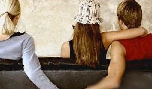 女人對丈夫出軌視而不見代表著什麼？