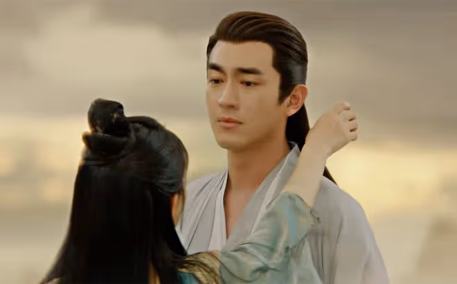 《與鳳行》沈璃是妖獸王之女,墨方身份更尊貴,是魔尊六冥之子?