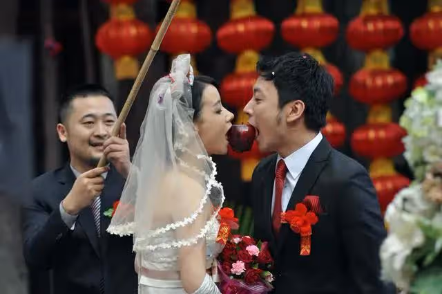 妻子5年未育,忍痛與丈夫離婚,醫生檢查後問:何時上的節育環