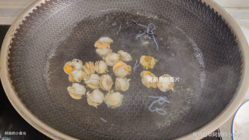 春天該吃它,頭茬一口賽人參!和魔芋絲一拌,低脂高纖維,一口營養滿口春好味