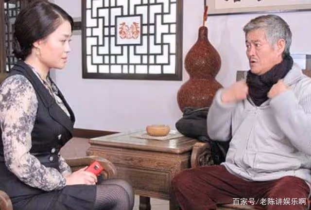 她被趙本山捧的大紅大紫,一路追隨趙本山,如今37歲依然未婚