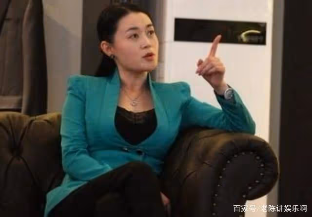 她被趙本山捧的大紅大紫,一路追隨趙本山,如今37歲依然未婚