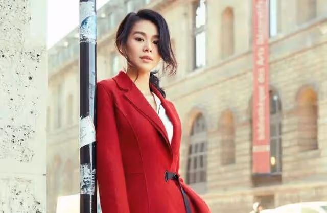 曾被稱「最丑」港姐,戀愛8年未果,後閃婚生3個兒子,她幸福嗎?