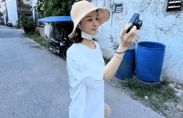 娛樂圈公認的十位素顏美女，李沁僅排最後，第一名驚為天人