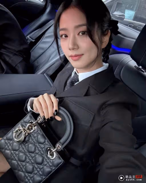 Beauty潮品文/Jisoo在Dior秀場富家乖乖女LOOK太搶鏡!