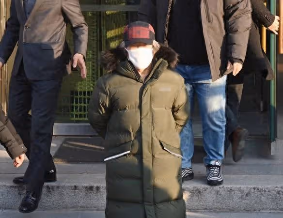 南韓淫魔趙斗淳又吃牢飯了!「違反命令夜間出門」遭判刑 當庭羈押