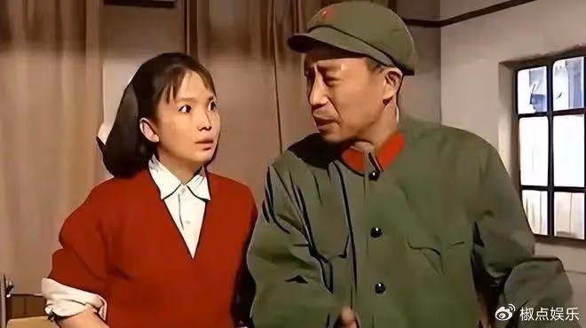 吃中國飯卻親美辱華，寧願撿垃圾也不回國的呂麗萍？如今悄悄回來了