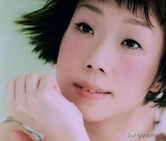 歌后林憶蓮：李宗盛為她離婚，遭初戀陳輝虹拋棄，如今成人生贏家