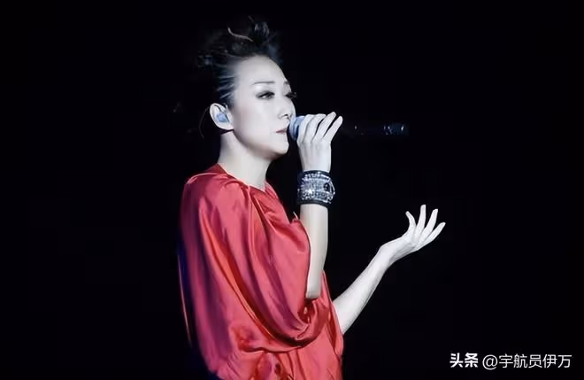 歌后林憶蓮:李宗盛為她離婚,遭初戀陳輝虹拋棄,如今成人生贏家