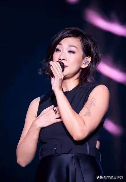 歌后林憶蓮:李宗盛為她離婚,遭初戀陳輝虹拋棄,如今成人生贏家
