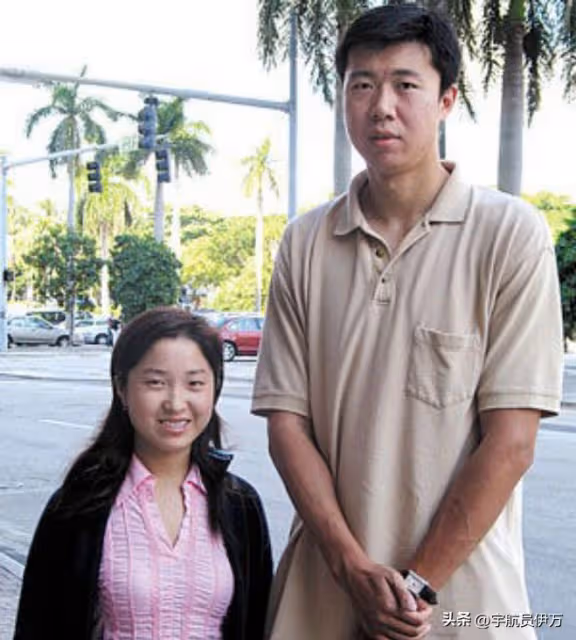 王治郅:一婚娶高官女兒,二婚娶小13歲美女主持,如今成人生贏家