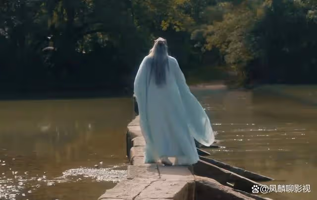 《與鳳行》讓沈璃耗費500年功力相救的行雲,才是亂點鴛鴦譜的神