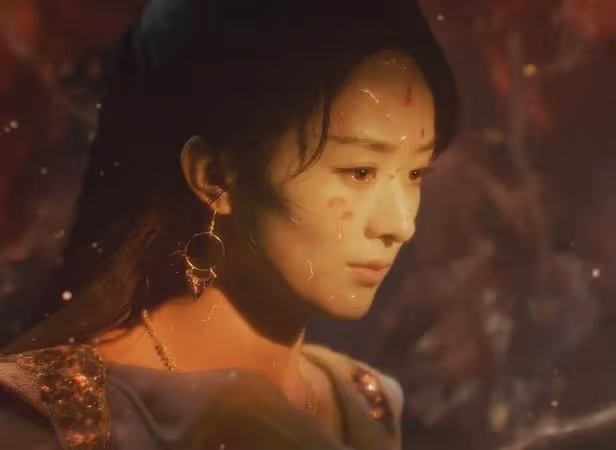 《與鳳行》出圈理由：董潔的演技，黃羿的臉蛋，趙麗穎的衣品