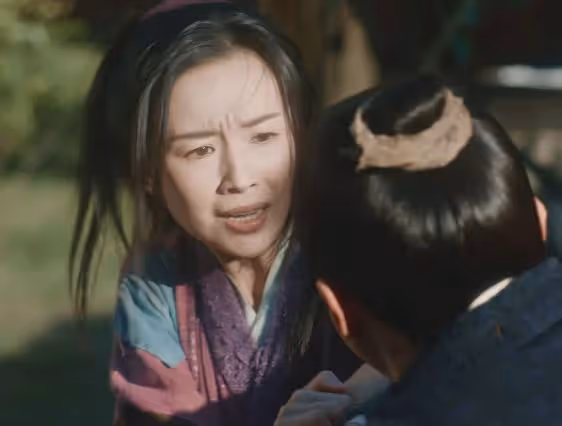 《與鳳行》出圈理由:董潔的演技,黃羿的臉蛋,趙麗穎的衣品