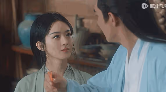 同樣是趙麗穎演的吻戲，《與鳳行》和《風吹半夏》差距咋那麼大呢