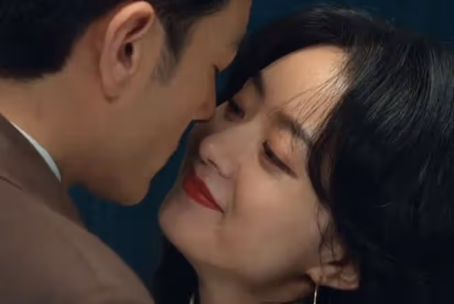 同樣是趙麗穎演的吻戲，《與鳳行》和《風吹半夏》差距咋那麼大呢