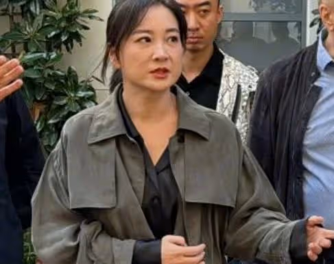 41歲賈玲生圖太真實,大笑時皺紋又深又多,比減肥前顯老很多