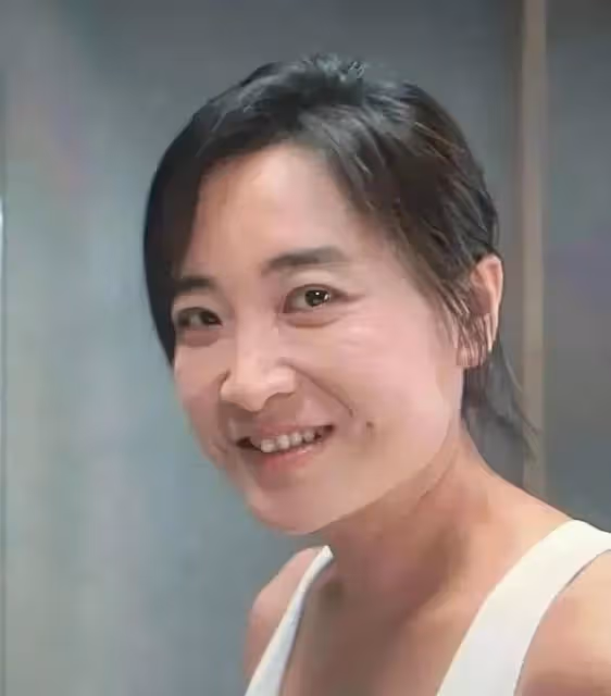 41歲賈玲生圖太真實,大笑時皺紋又深又多,比減肥前顯老很多