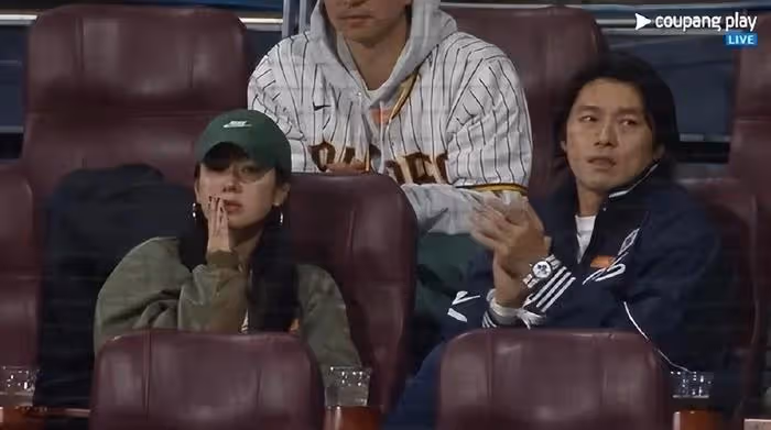 玄彬孫藝珍，孔劉李棟旭一起看球賽，網友笑稱，此刻真羨慕孫藝珍