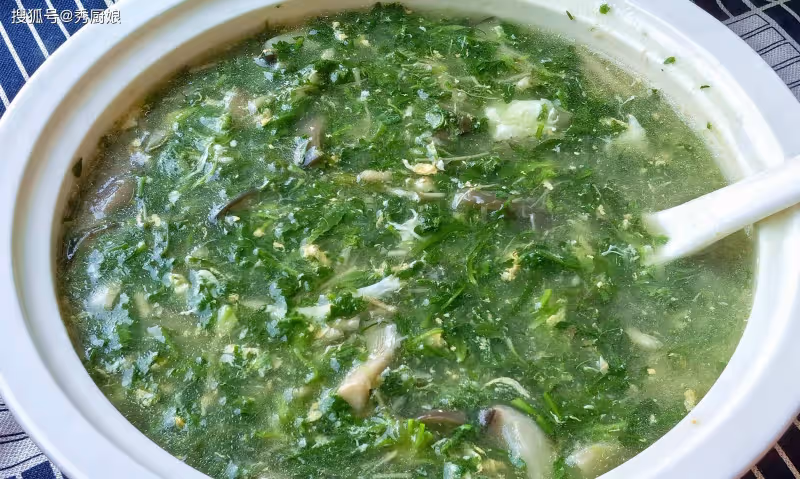 春天，使勁吃這菜，頭茬一口賽靈丹！養肝排毒又護眼，燉湯真鮮美