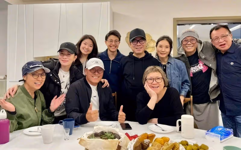 TVB經典劇集演員重聚！視後佘詩曼驚喜現身，眾人不排除合作新劇