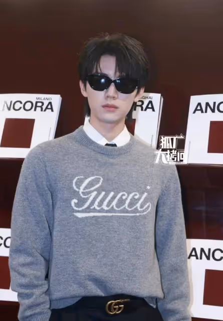 GUCCI晚宴出圖，田曦薇、白鹿半身照絕美，全身照丑得一黑