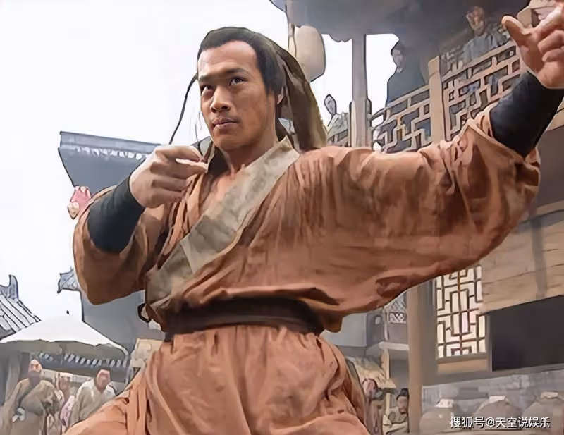 54歲「武松」丁海峰曝光：在美國樹林砍柴烤肉，美國豪宅盡顯氣派