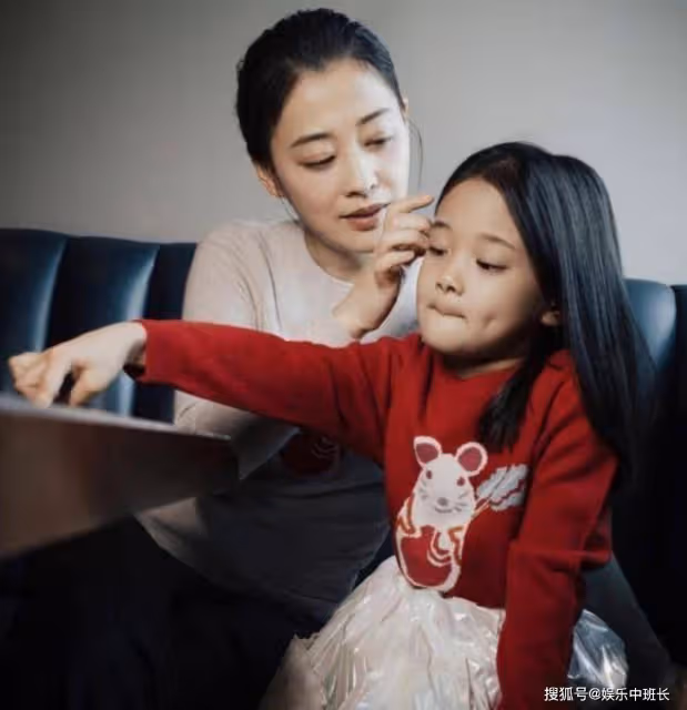 完美避開媽媽高顏值基因,梅婷女兒與宋佳拍戲,氣質與梅婷差半截