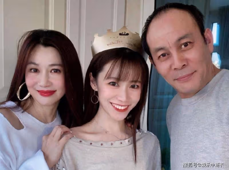 完美避開媽媽高顏值基因,梅婷女兒與宋佳拍戲,氣質與梅婷差半截