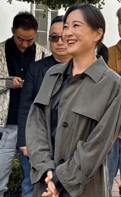賈玲亮相好萊塢片場,笑起來皺紋搶鏡,吳彥祖高聖遠等人到場助陣