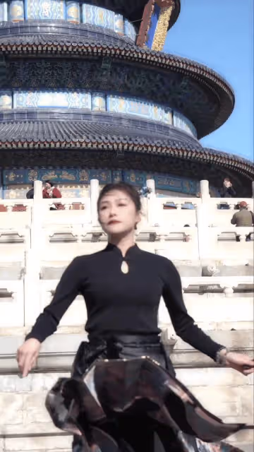 TVB前女星內地穿馬面裙!竟被外國人掀到半腰!網友大讚身材好