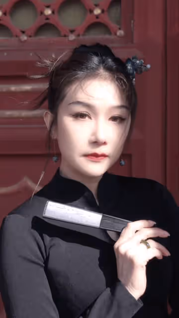 TVB前女星內地穿馬面裙!竟被外國人掀到半腰!網友大讚身材好