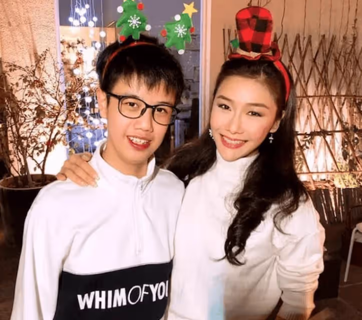 TVB前女星內地穿馬面裙!竟被外國人掀到半腰!網友大讚身材好