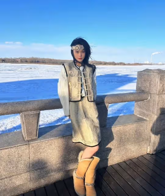 張馨予雪地露腿照驚艷網友，美是美了，但真的不冷嗎？