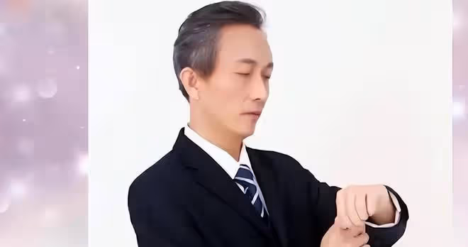 44歲大姐風韻猶存，相親60歲大爺，大姐：能滿足我的要求嘛？