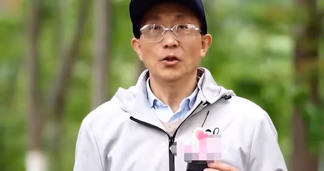 44歲大姐風韻猶存，相親60歲大爺，大姐：能滿足我的要求嘛？