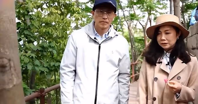 44歲大姐風韻猶存，相親60歲大爺，大姐：能滿足我的要求嘛？