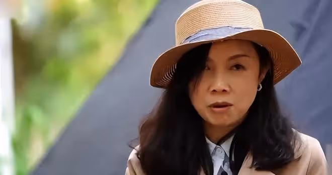 44歲大姐風韻猶存，相親60歲大爺，大姐：能滿足我的要求嘛？