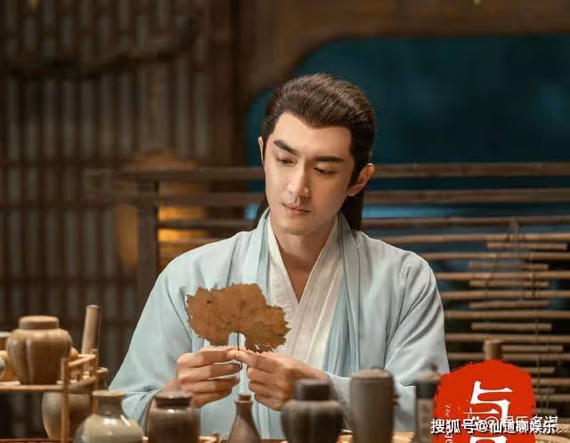 《與鳳行》佛榮君搞笑滑跪登場,跪求行至取消和沈璃的婚約,後悔吧