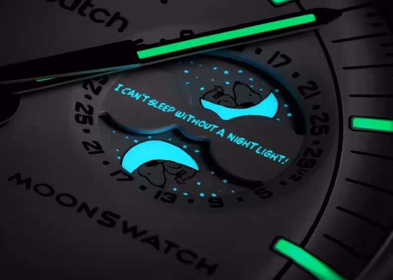 OMEGA X SWATCH聯名又來了　超萌史努比就藏在純白滿月錶中