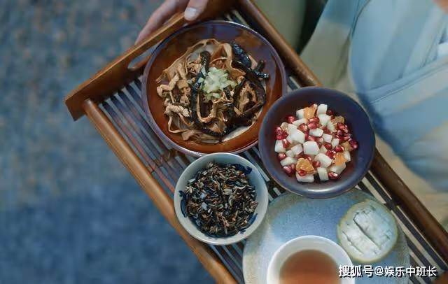 《與鳳行》連做飯都是一種視覺享受!咯咯噠的花痴,是有原因的