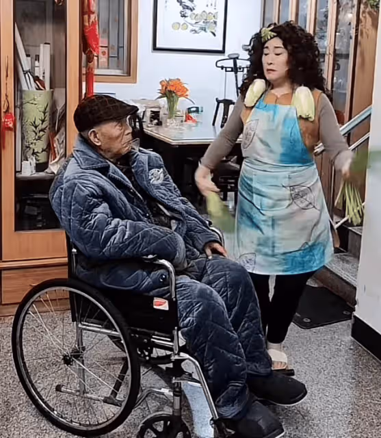 「開封王婆」詳細身份曝光!知名相聲大師兒媳,郭德綱都得叫師嬸