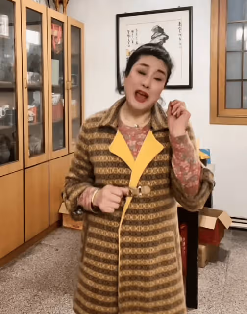 「開封王婆」詳細身份曝光!知名相聲大師兒媳,郭德綱都得叫師嬸