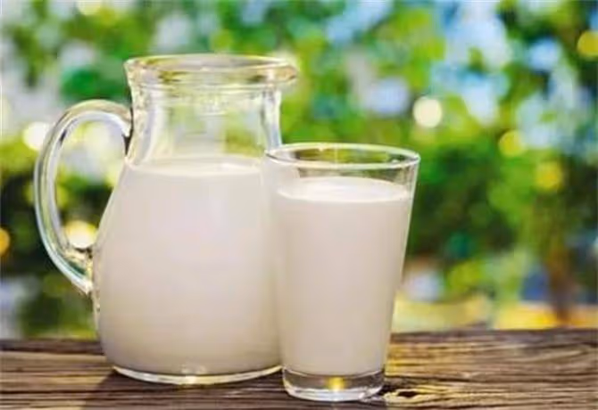 臻濃牛奶和純牛奶有什麼區別?哪個營養價值高?