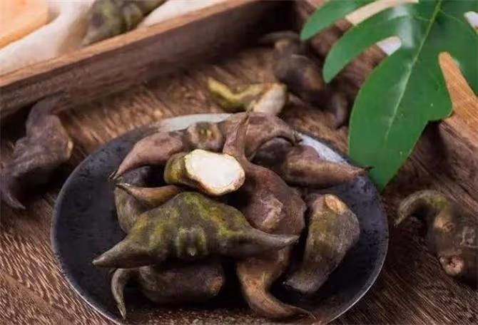 菱角既能生吃也能炒菜,但一定不要這樣吃,易損傷脾胃功能