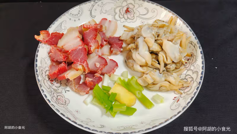 這菜5元一斤,卻是絕佳補腦菜!三樣食材燜一鍋,嘗鮮好營養,吃的就是這口鮮