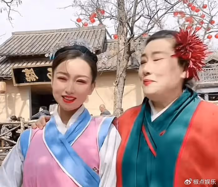 「開封王婆」身份被曝光！知名相聲大師兒媳，連郭德綱都得叫師嬸