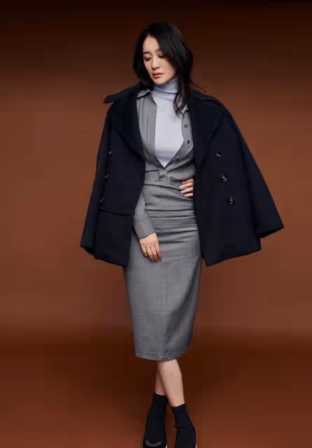 平時不愛打扮的李小冉,穿禮裙太驚艷,這麼花的衣服都能HOLD的住