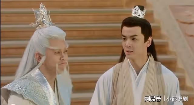 與鳳行：沈璃身份曝光惹眾怒，行止自損3萬年修為擋災