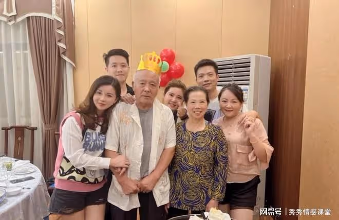女兒考上大學,母親偷偷給了我80000,弟媳婦當晚打來電話